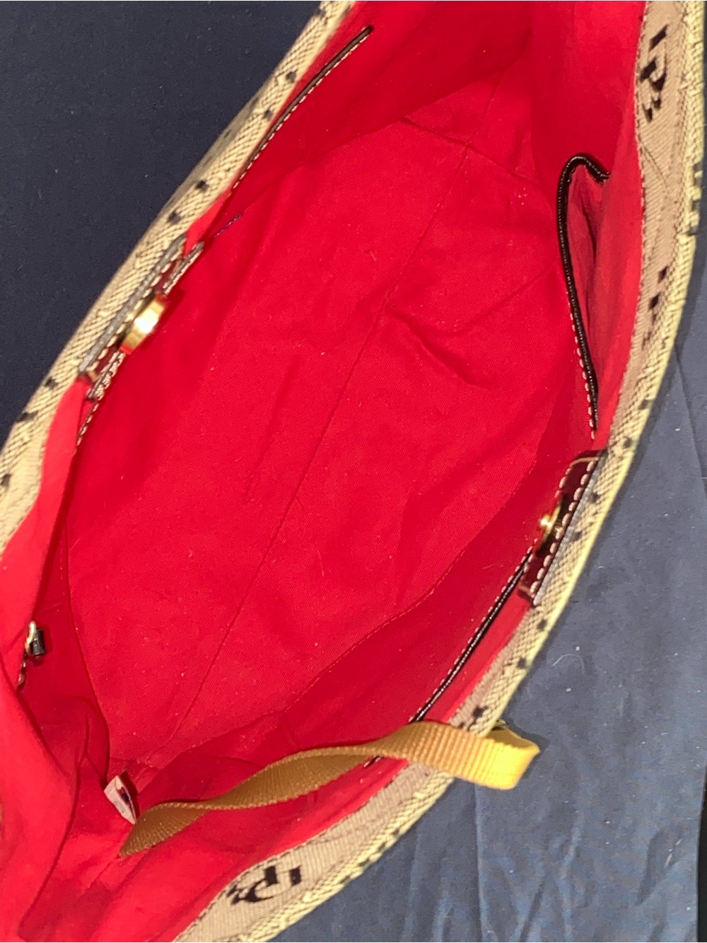 NWOT Dooney & Bourke Signature Monogram Tote Beige/Black Jacquard w/ Red Lining - Picture 12 of 16